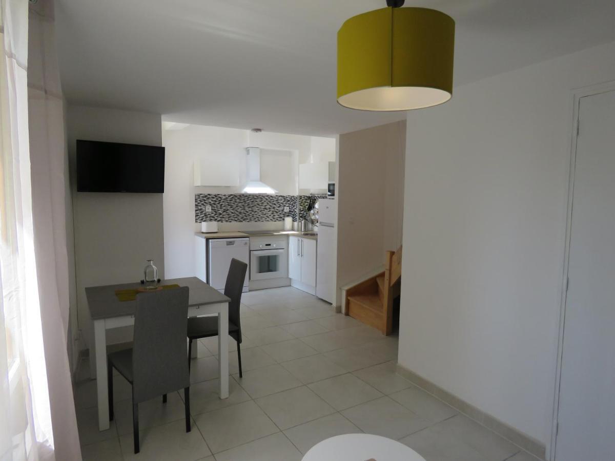 Appartement Centre Historique Avec Terrasse Au Porte De La Camargue Saint-Gilles  Eksteriør billede